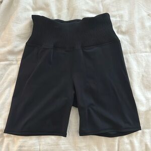 Vuori Rib Studio Biker Shorts